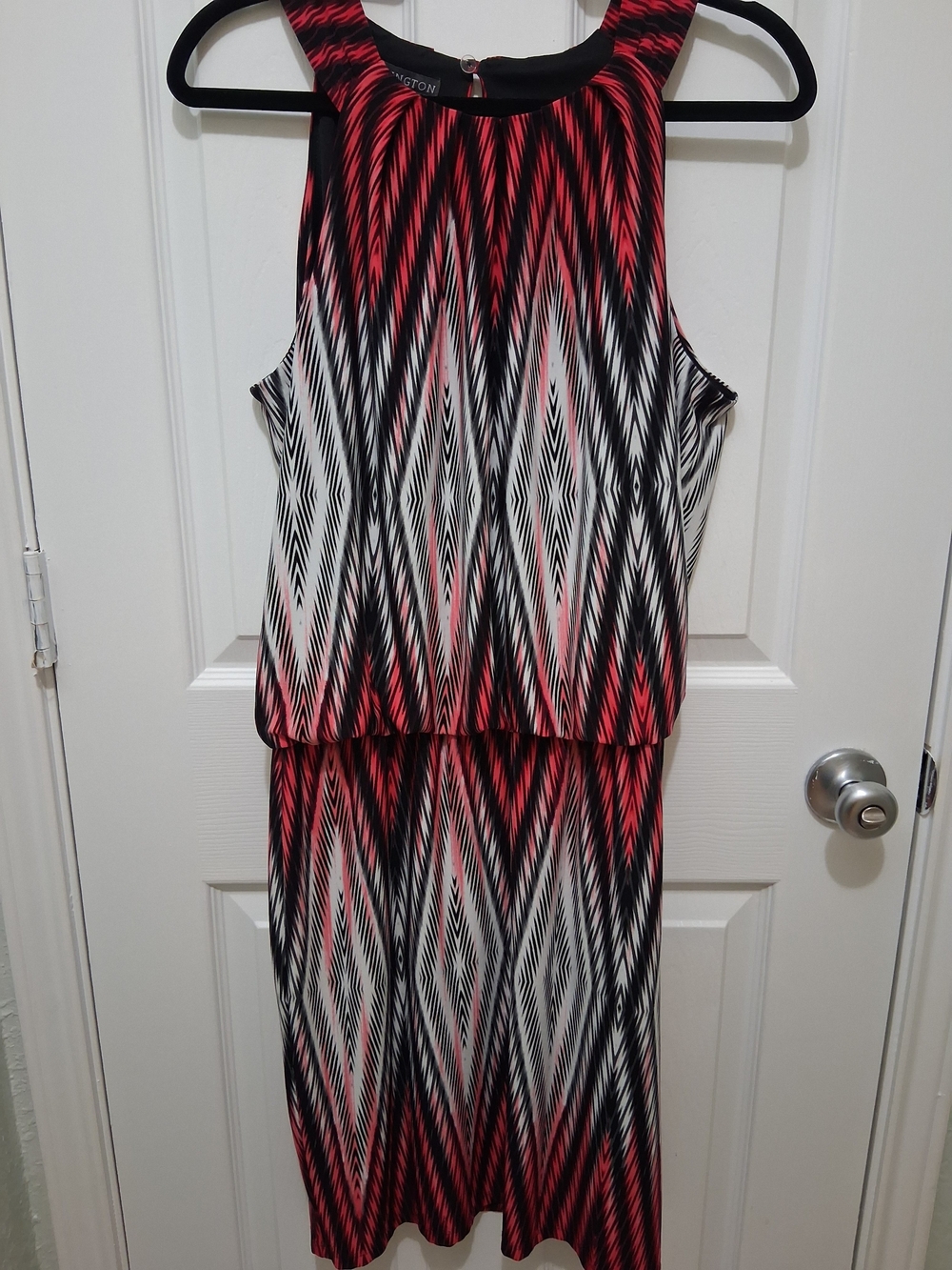 Sleeveless Printed Blouson Dress in Black, White & Red